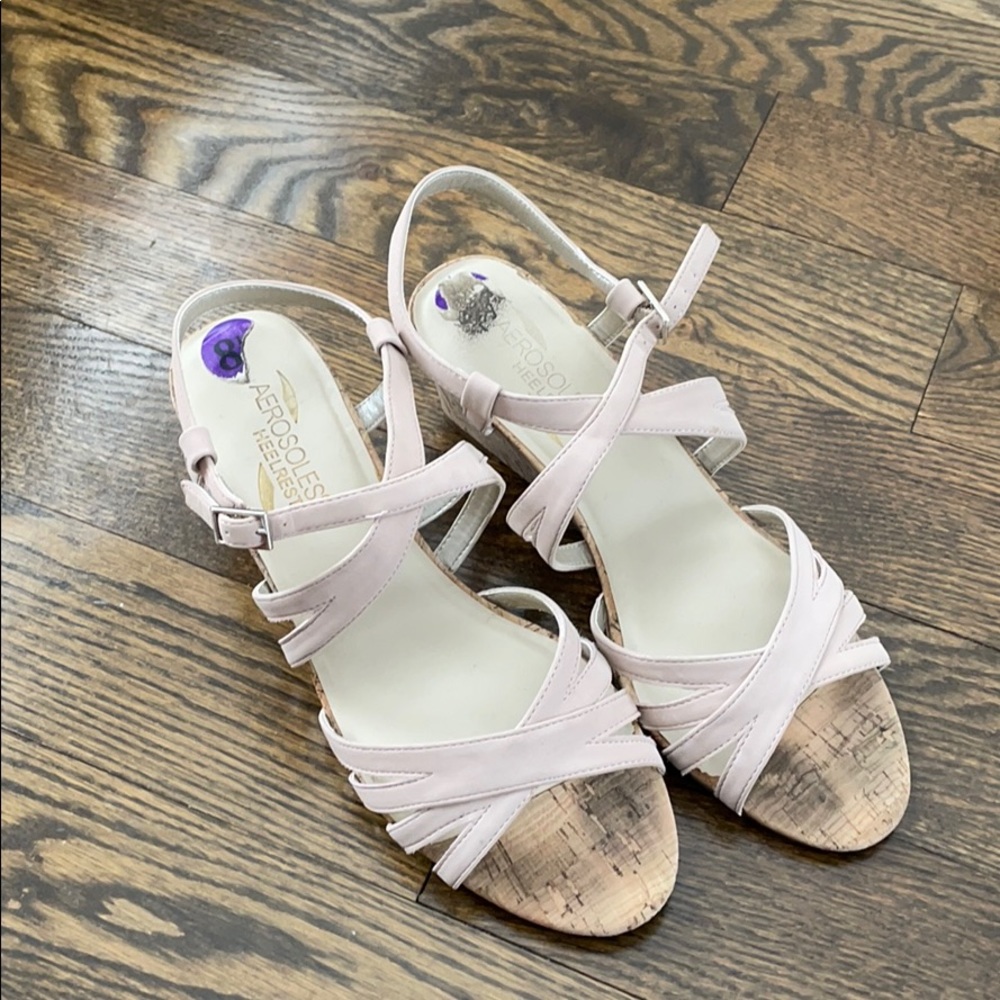 Aerosoles light pink wedges. Size 8.5